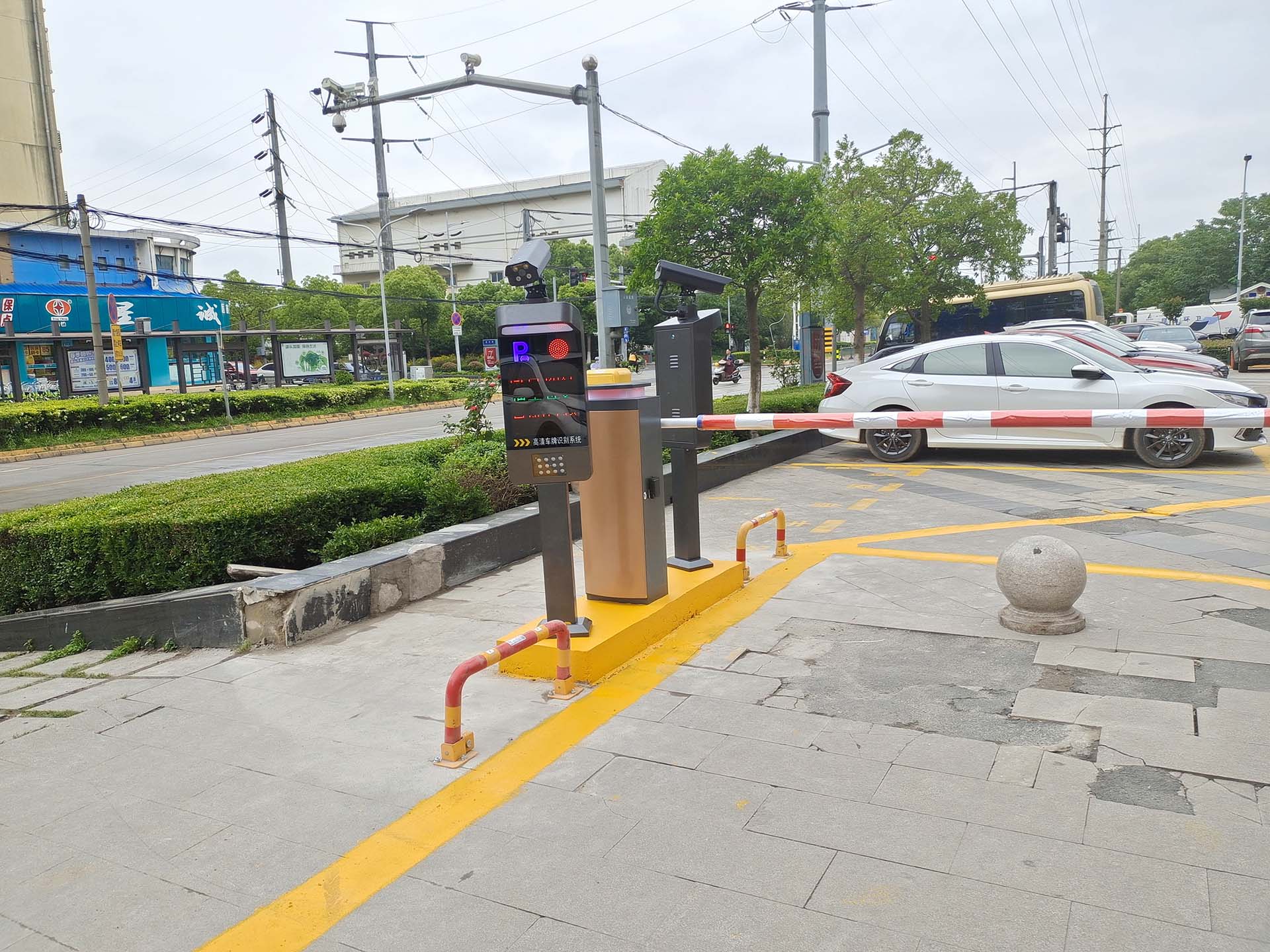 什么是無人值守停車場管理系統？
